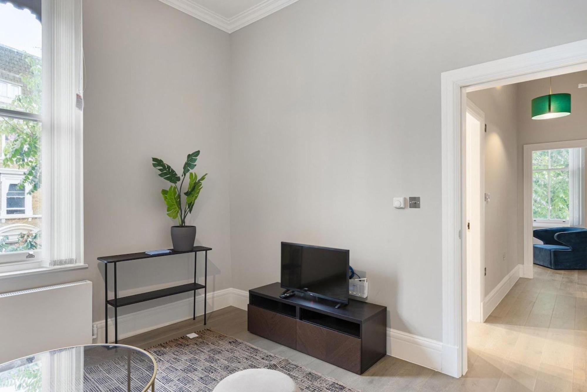 Collingham Apartment